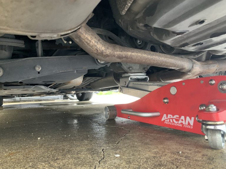 Is250 Gse ジャッキアップポイントとリジットラックの掛け方 Freedom Is250 Gse ジャッキアップポイントとリジットラックの掛け方 Freedom