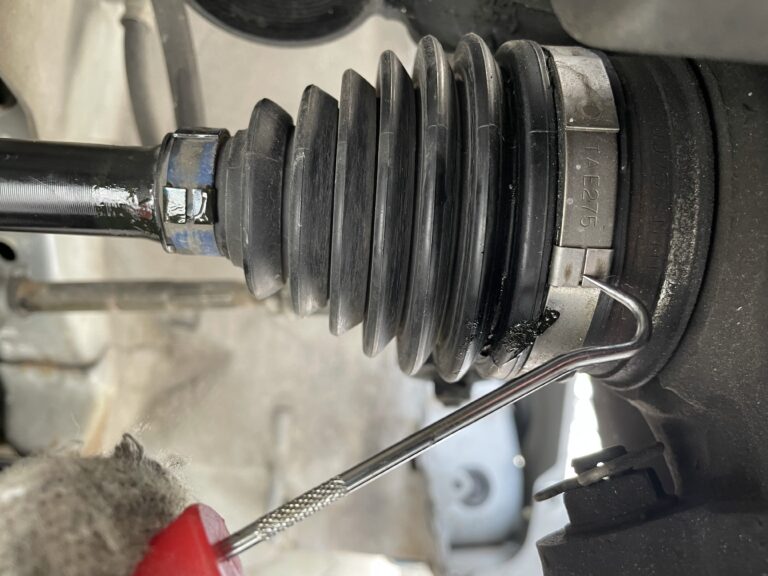 ドライブシャフトブーツバンドの外し方【カシメを解放してやります。】 Freedom