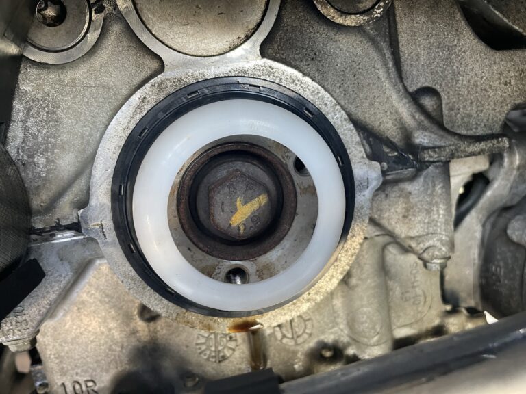 【R56】クランクシャフトシール（フロント側）の交換方法とクランクプーリーの外し方 Freedom